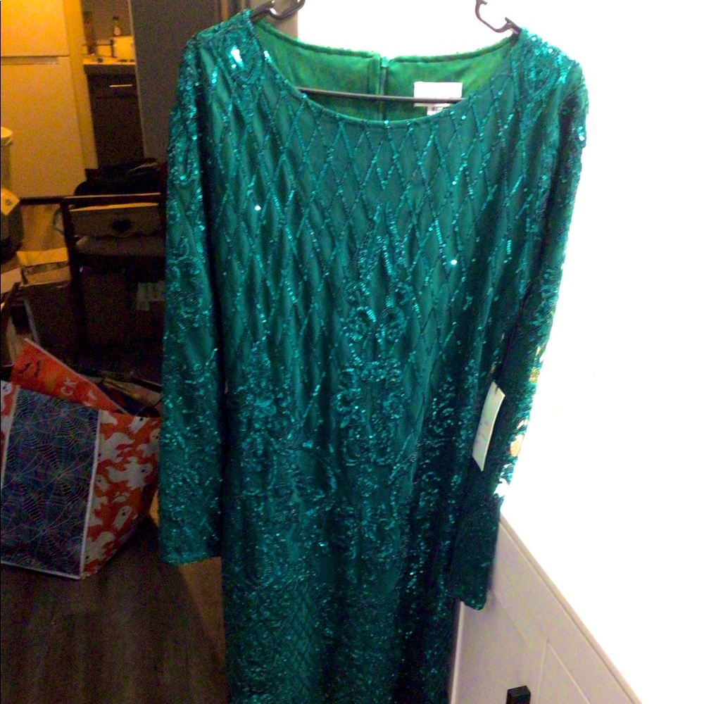 Unique Vintage emerald green flapper dress
